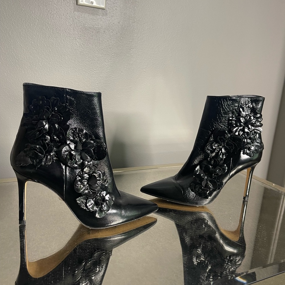 Stunning ankle boot,